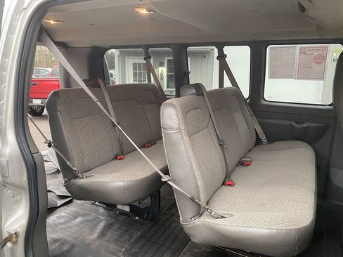 Used 2017 Chevrolet Express 2500 LS image 27