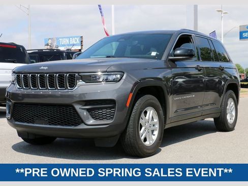 Used 2024 Jeep Grand Cherokee Laredo RWD image 1