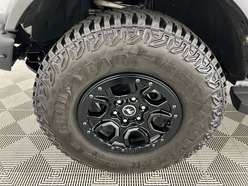 Used 2023 Ford Bronco Wildtrak image 12