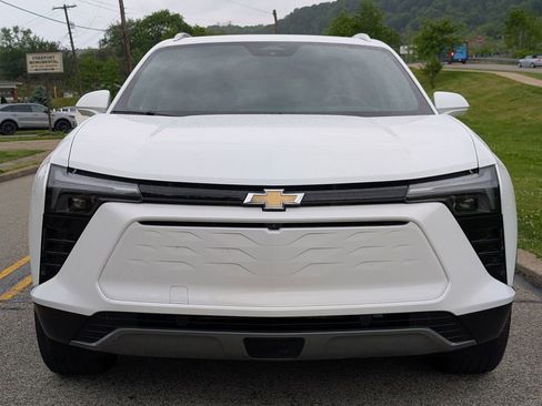 Used 2024 Chevrolet Blazer EV LT AWD/4WD image 13