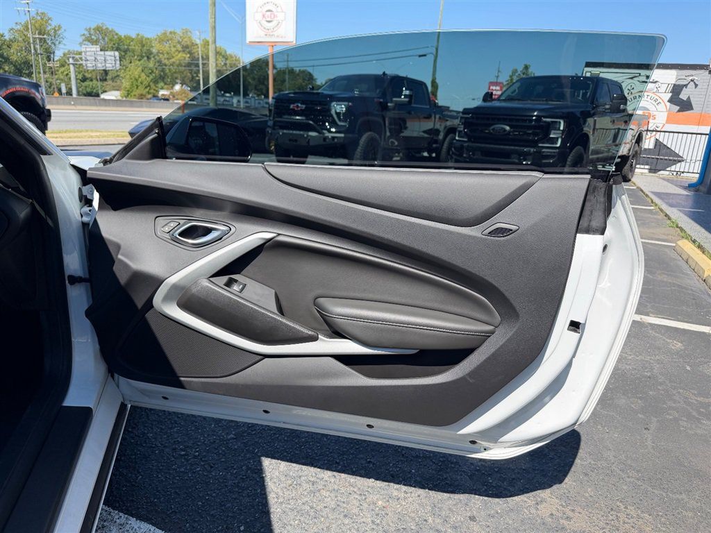 Used 2020 Chevrolet Camaro SS RWD image 21
