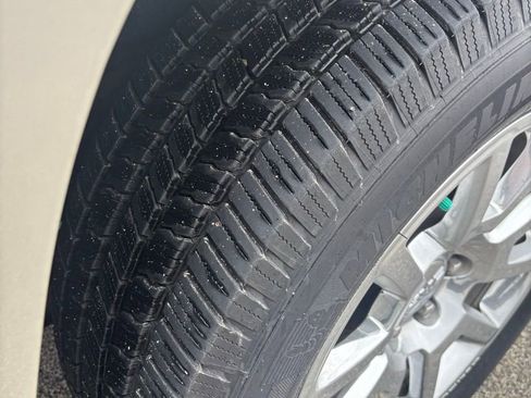 Used 2015 GMC Yukon Denali w/ Touring Package image 13