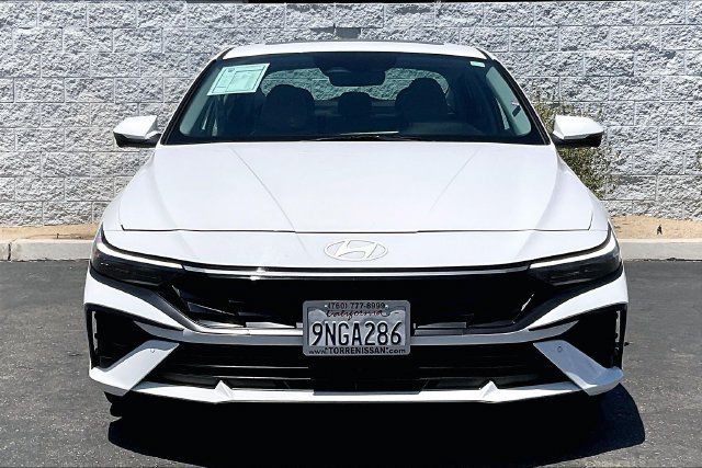 Used 2024 Hyundai Elantra Limited FWD image 2