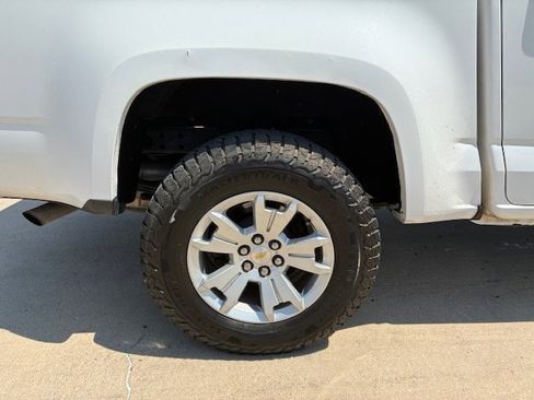 Used 2019 Chevrolet Colorado LT image 9