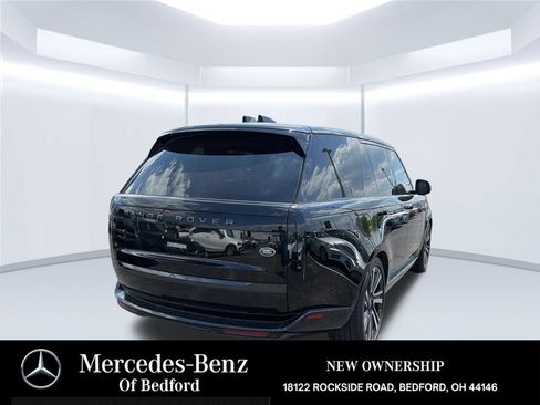 Used 2023 Land Rover Range Rover SE AWD/4WD image 4