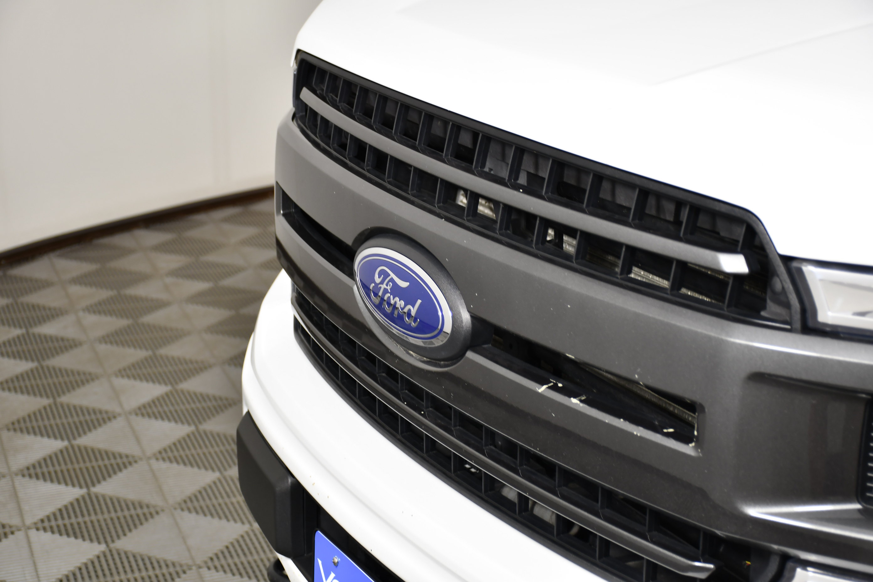 Used 2020 Ford F150 XLT w/ Equipment Group 302A Luxury AWD/4WD image 11