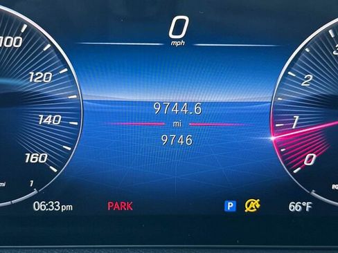 Used 2025 Mercedes-Benz GLA 250 4MATIC image 32