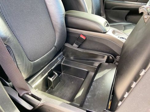 Used 2017 Dodge Journey Crossroad FWD image 19