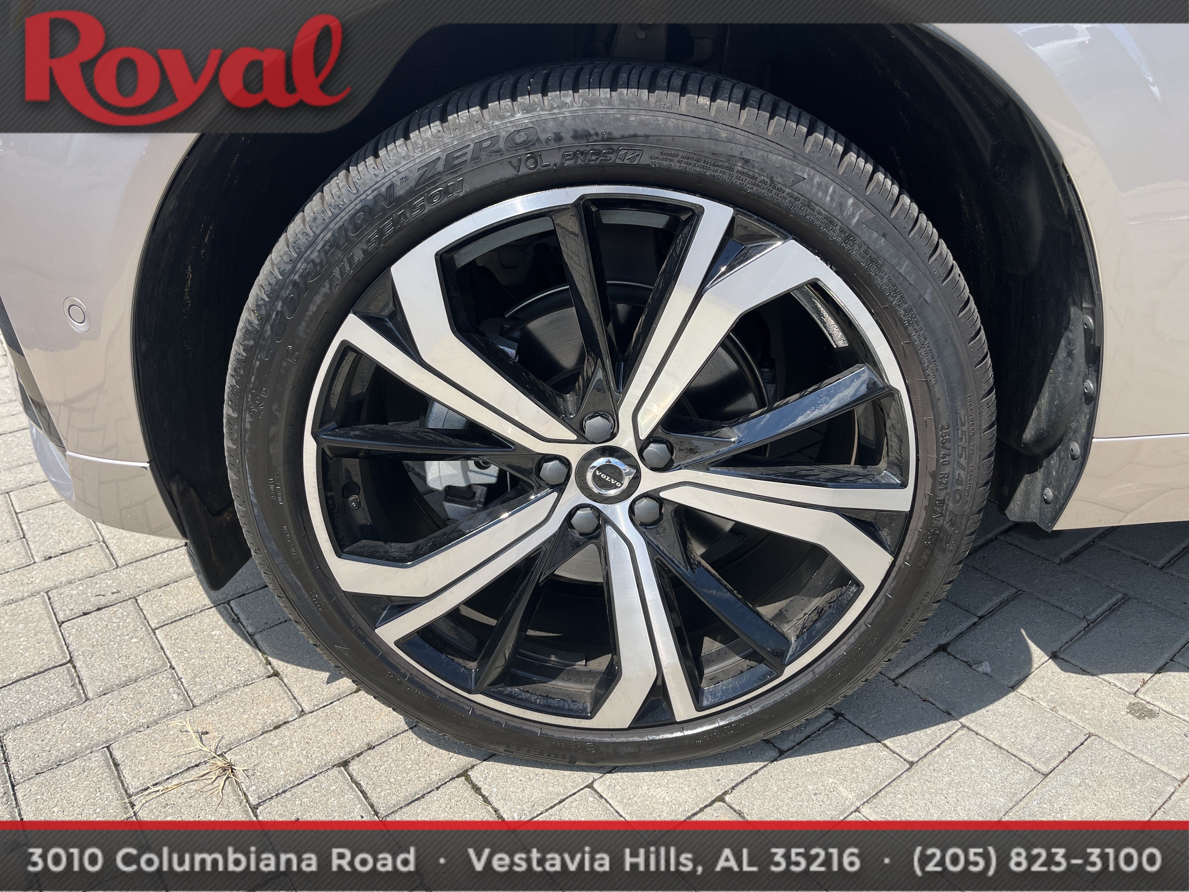 Certified 2025 Volvo XC60 B5 Ultra w/ Protection Package Premier AWD/4WD image 26