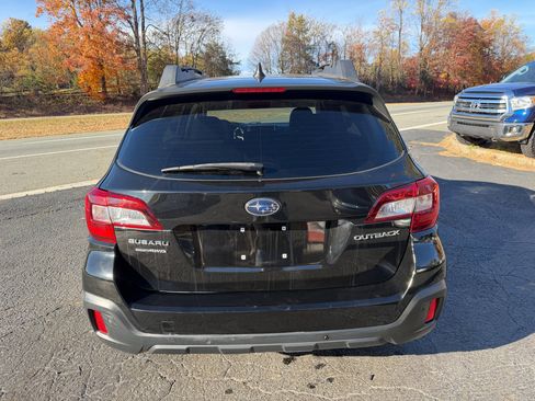 Used 2018 Subaru Outback 2.5i Premium image 6