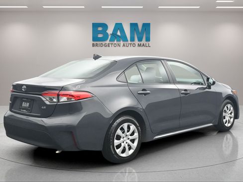Used 2024 Toyota Corolla LE FWD image 2