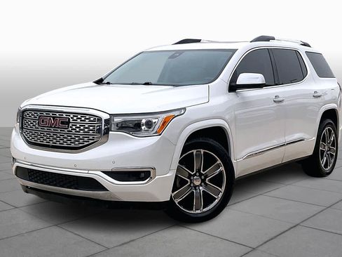 Used 2017 GMC Acadia Denali w/ Technology Package image 2