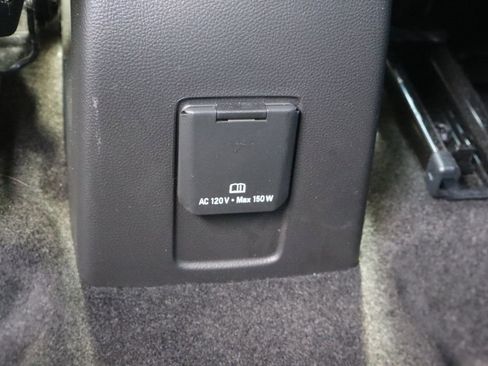 Used 2022 Chevrolet Trax LT w/ LT Convenience Package AWD/4WD image 21