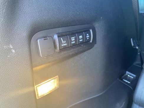 Used 2017 Ford Explorer Limited w/ Equipment Group 301A AWD/4WD image 17