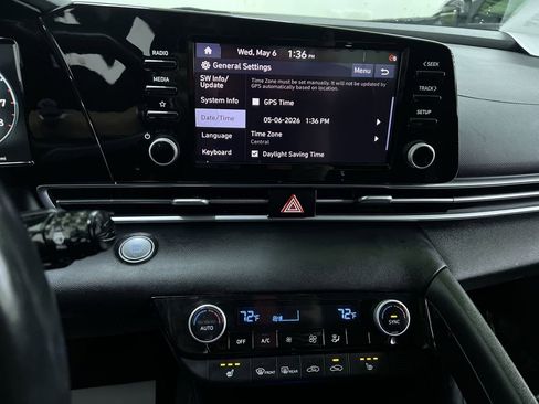 Used 2021 Hyundai Elantra SEL w/ Convenience Package FWD image 20