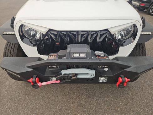 Used 2021 Jeep Gladiator Sport AWD/4WD image 11
