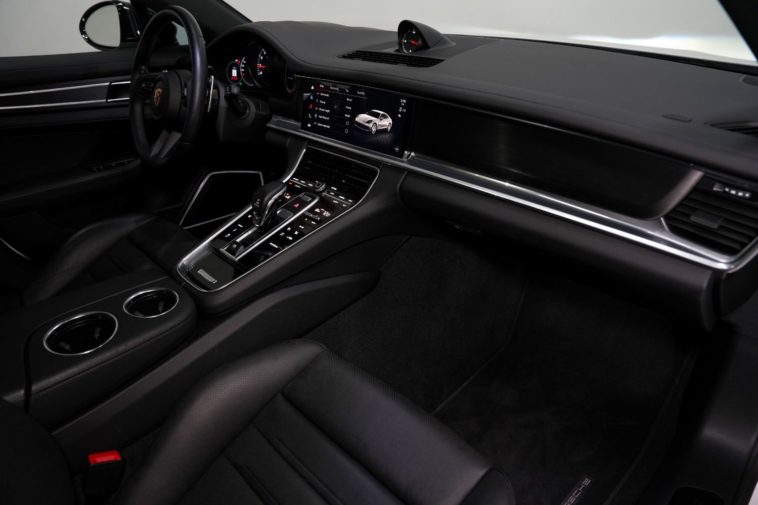 Used 2023 Porsche Panamera 4 Platinum Edition AWD/4WD image 26