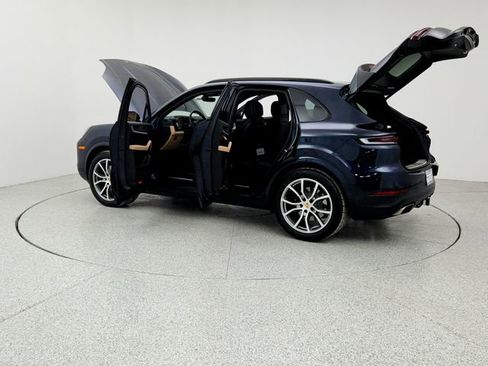 Used 2024 Porsche Cayenne image 12