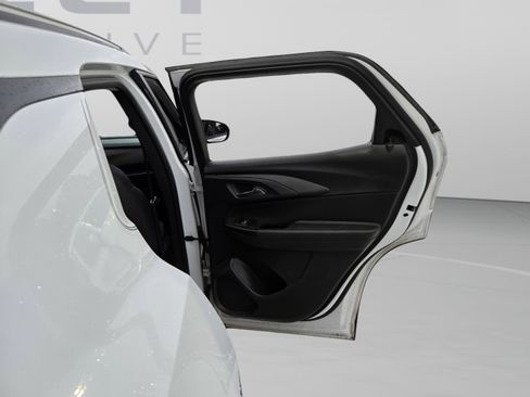 Used 2021 Chevrolet TrailBlazer LT w/ Premium Seating Package FWD image 25