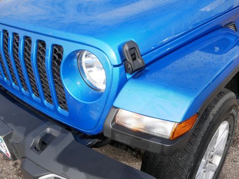 Certified 2023 Jeep Gladiator Sport image 15