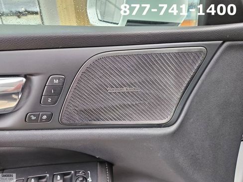 Used 2019 Volvo S60 T6 Momentum w/ Multimedia Package image 15