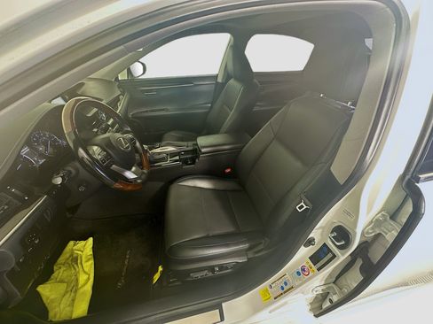 Used 2018 Lexus ES 350 w/ Navigation System Package FWD image 13