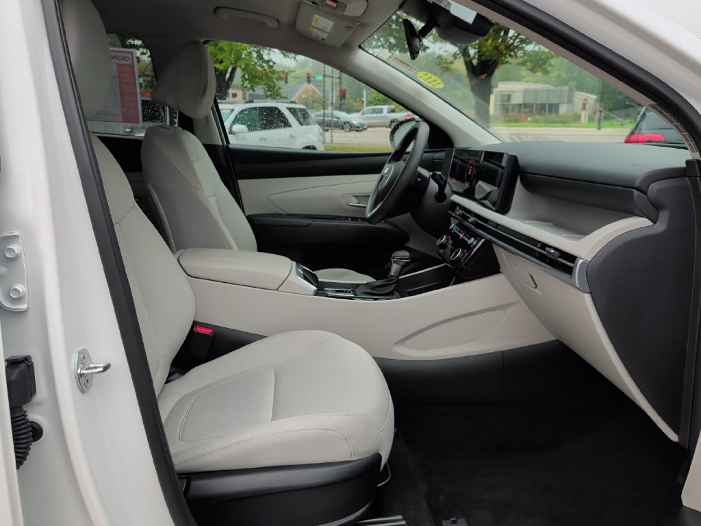 Used 2025 Hyundai Tucson SEL AWD/4WD image 37