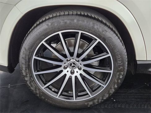 Used 2024 Mercedes-Benz GLS 580 GLS 580 image 10