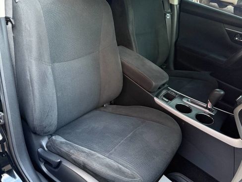 Used 2015 Nissan Altima 2.5 SV w/ Convenience Package image 18