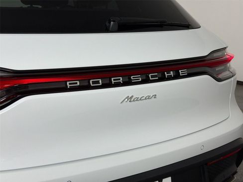 Certified 2026 Porsche Macan AWD/4WD image 17