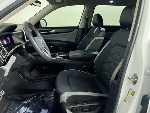 Used 2024 Volkswagen Atlas Peak Edition SEL AWD/4WD image 7