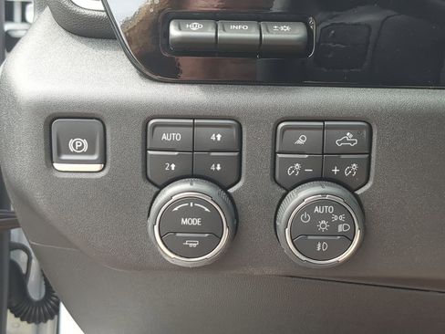 Used 2025 Chevrolet Silverado 2500 LTZ w/ LTZ Premium Package AWD/4WD image 18