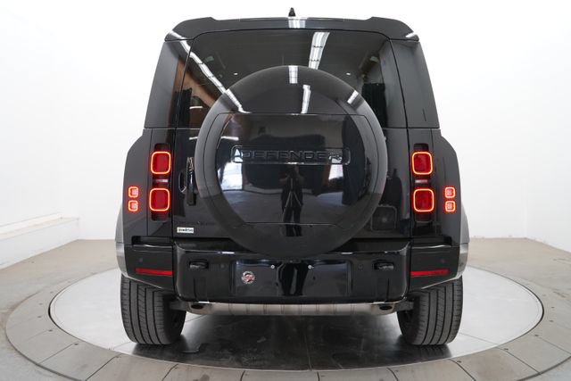 Used 2024 Land Rover Defender 110 X-Dynamic SE AWD/4WD image 6