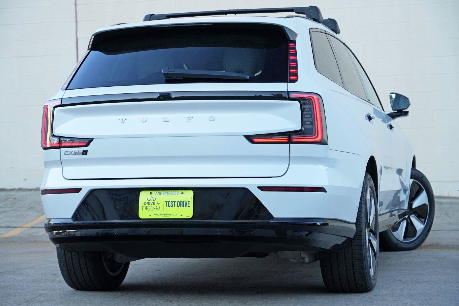 Used 2025 Volvo EX90 Plus AWD/4WD image 4