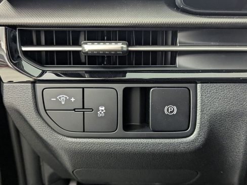 New 2026 Kia Sportage LX FWD image 13