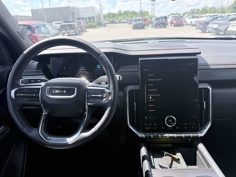 Used 2025 GMC Acadia Elevation AWD/4WD image 11