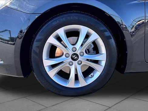 Used 2012 Hyundai Sonata Limited w/ Navigation Pkg FWD image 10