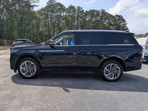 New 2026 Lincoln Navigator Reserve AWD/4WD image 7