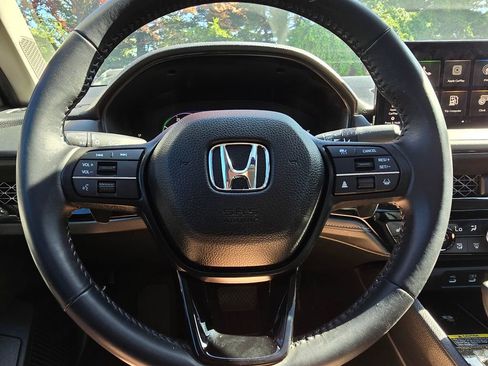 Used 2025 Honda Accord EX-L image 16