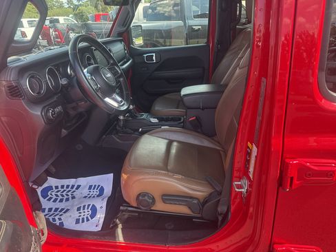 Used 2021 Jeep Gladiator Overland w/ Popular Equipment Package AWD/4WD image 12