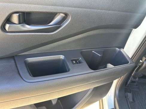 Used 2024 Nissan Pathfinder S image 31