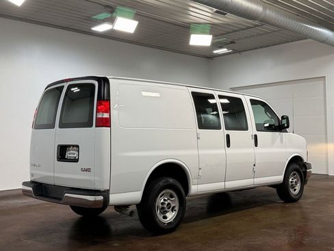 Used 2024 GMC Savana 2500 w/ Driver Convenience Package image 4