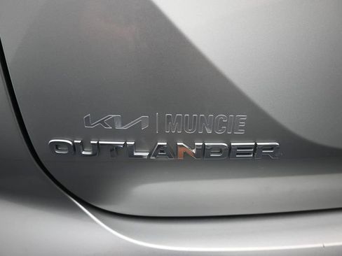 Used 2024 Mitsubishi Outlander SE FWD image 10