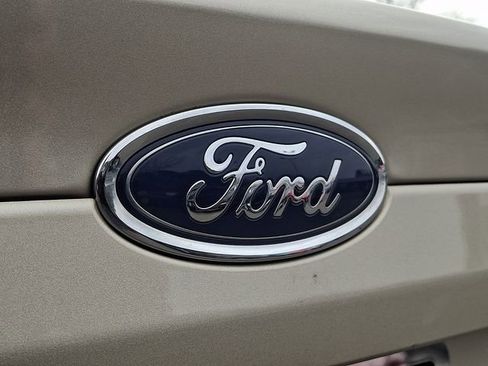 Used 2019 Ford Fusion SE image 32