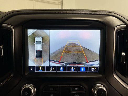 Used 2021 GMC Sierra 3500 AT4 w/ AT4 Preferred Package image 24