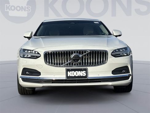 Used 2023 Volvo S90 B6 Ultimate image 11