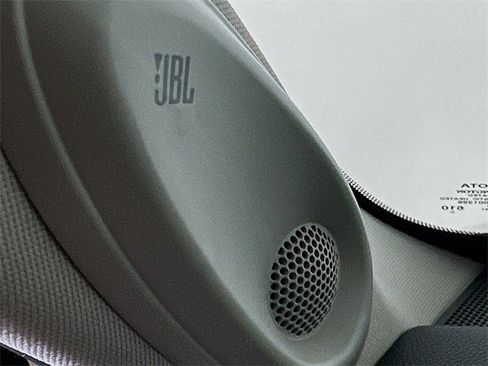 Used 2023 Toyota Highlander Limited image 20