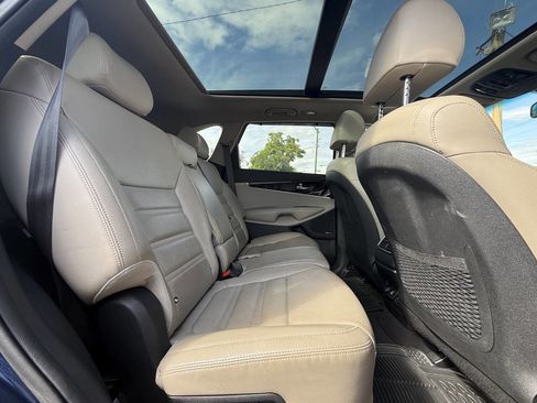 Used 2019 Kia Sorento EX w/ EX Touring Package FWD image 21