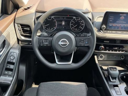 Used 2023 Nissan Rogue SV FWD image 17