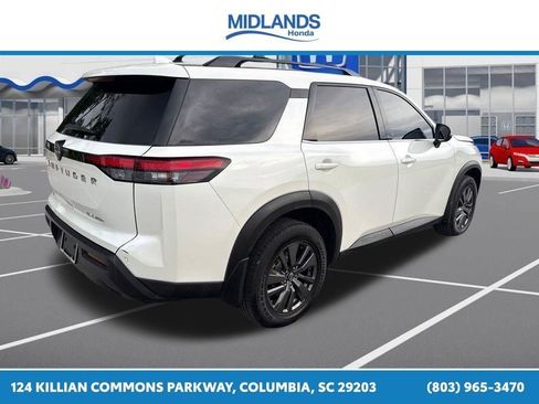 Used 2022 Nissan Pathfinder SV AWD/4WD image 14